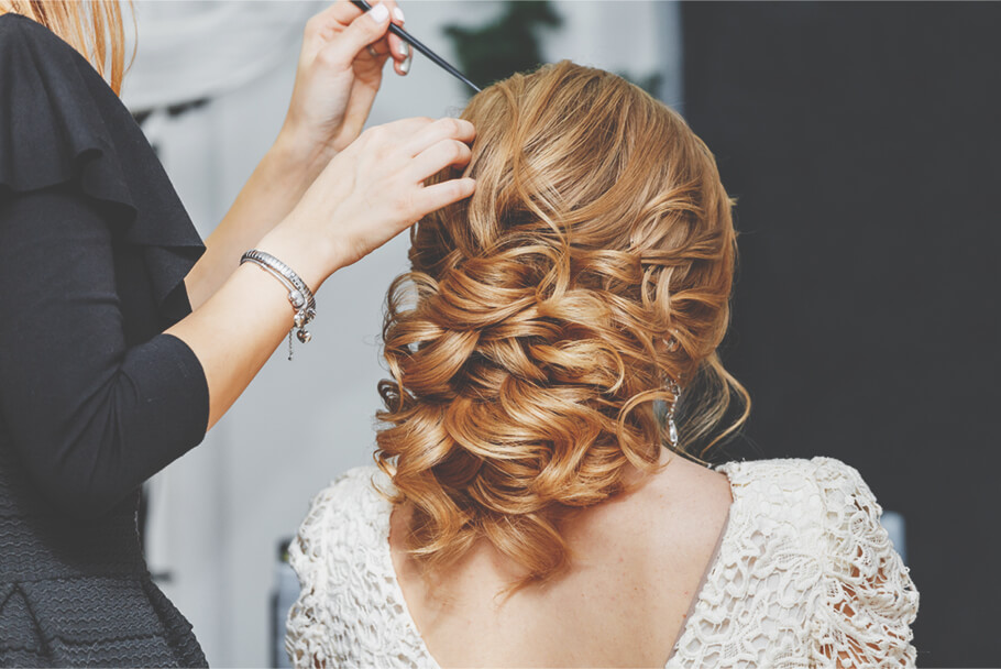 Ihr Friseur in Meerbusch-Büderich bietet auch Hochsteckfrisuten an Ihr Friseur in Meerbusch-Büderich bietet auch Hochsteckfrisuten an